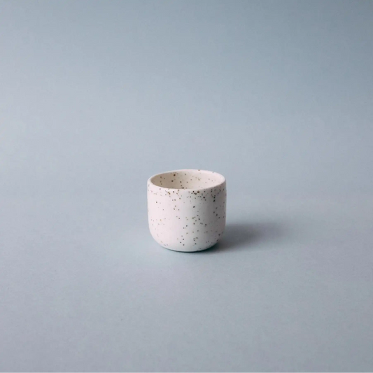 Czarka ceramiczna PopUp 80ml w kolorze białym