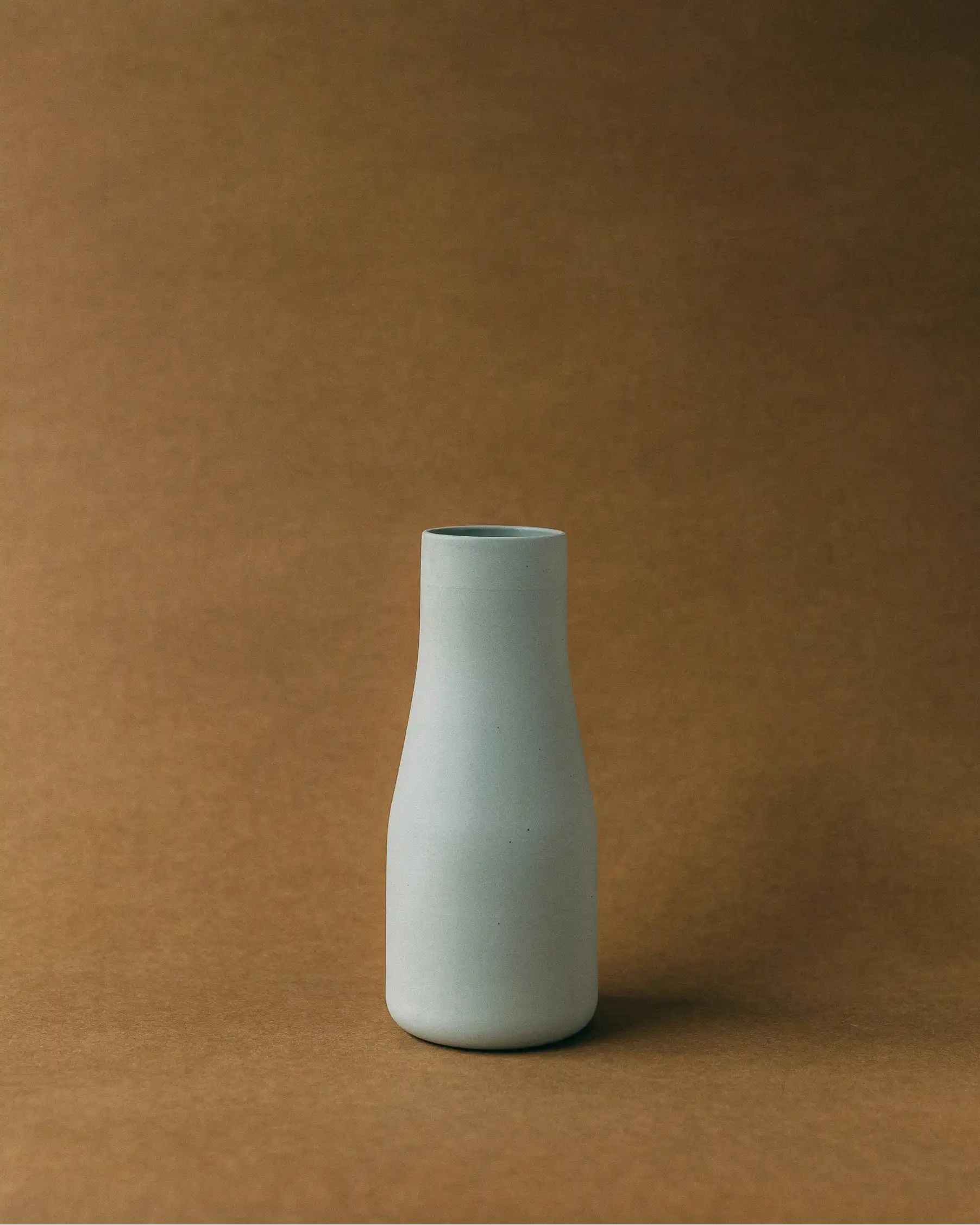 Karafka ceramiczna TAP w kolorze szałwiowym