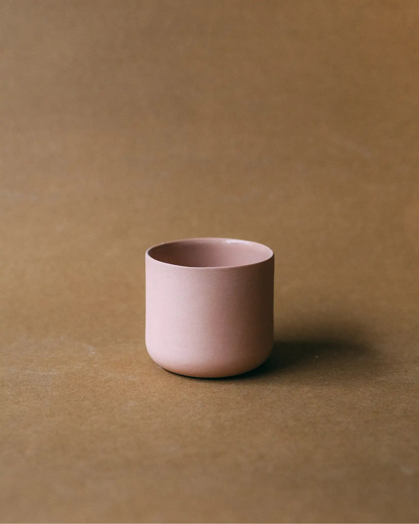 Kubek ceramiczny TAP w kolorze różowym