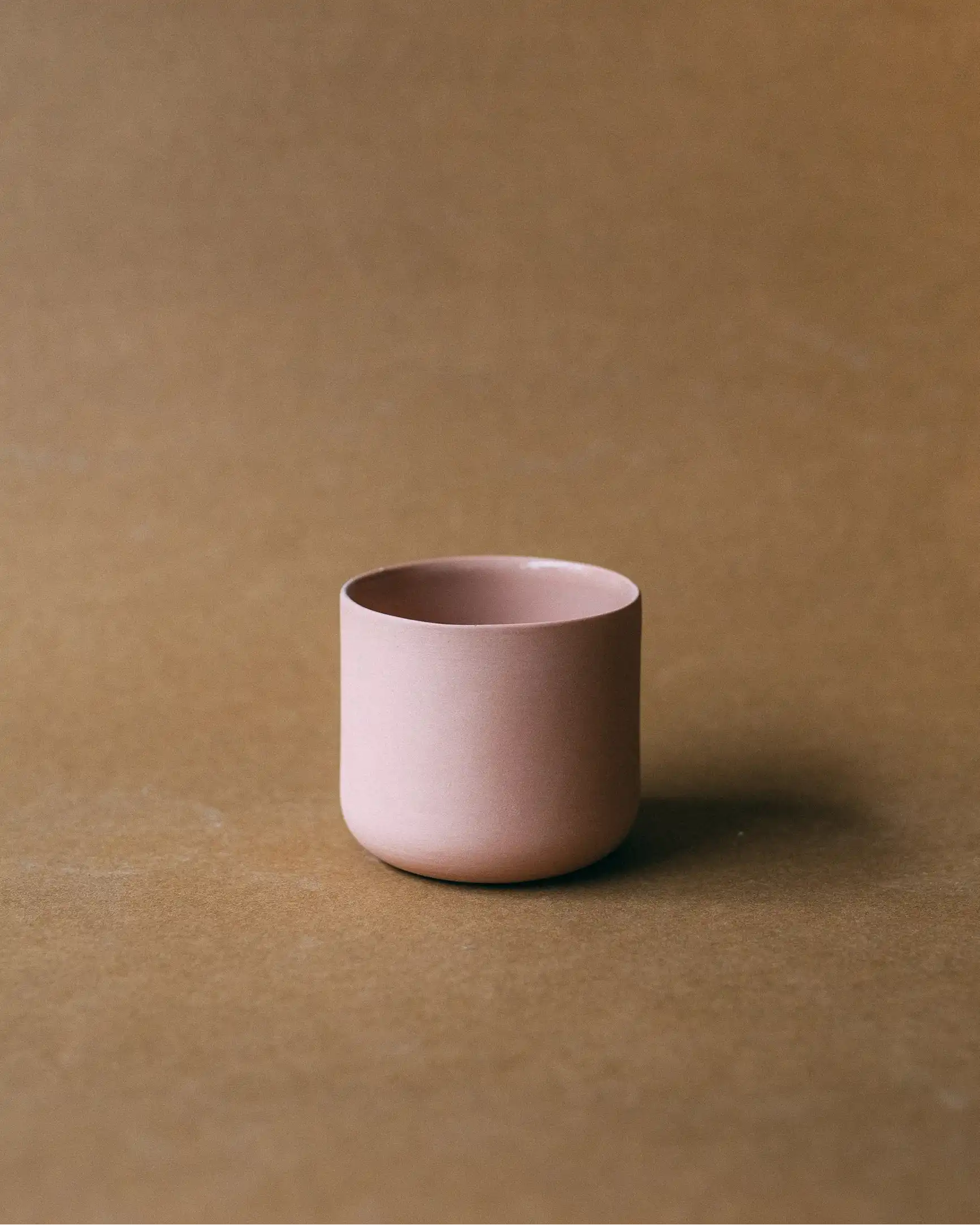 Kubek ceramiczny TAP w kolorze różowym