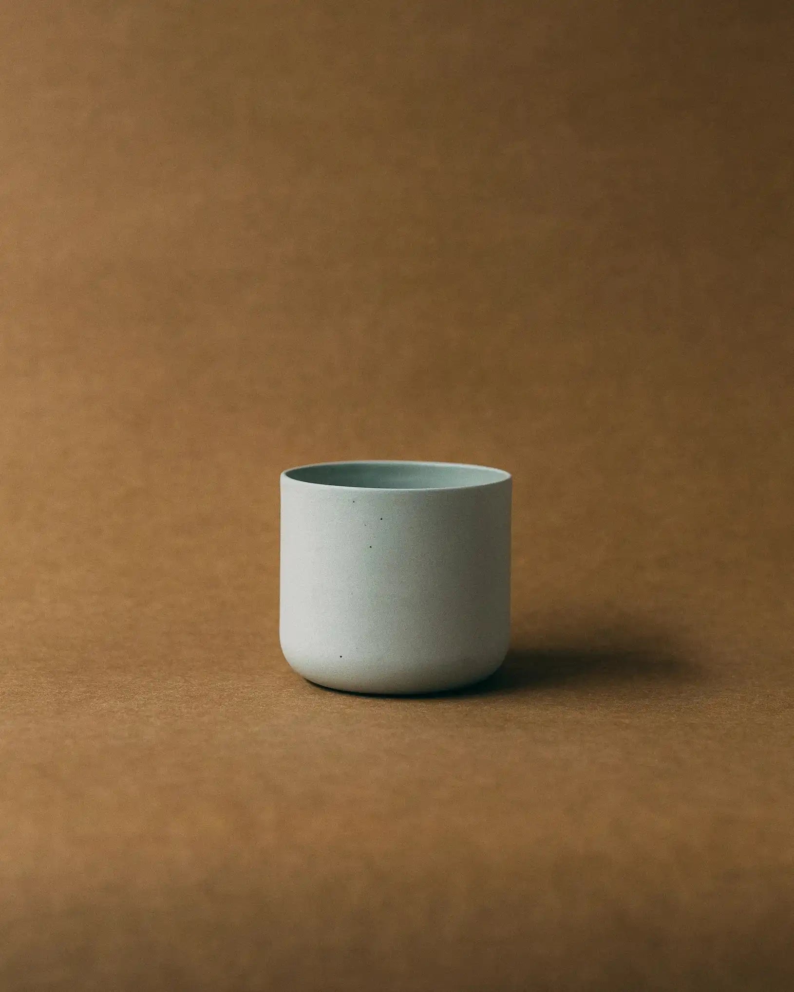 Kubek ceramiczny TAP w kolorze szałwiowym