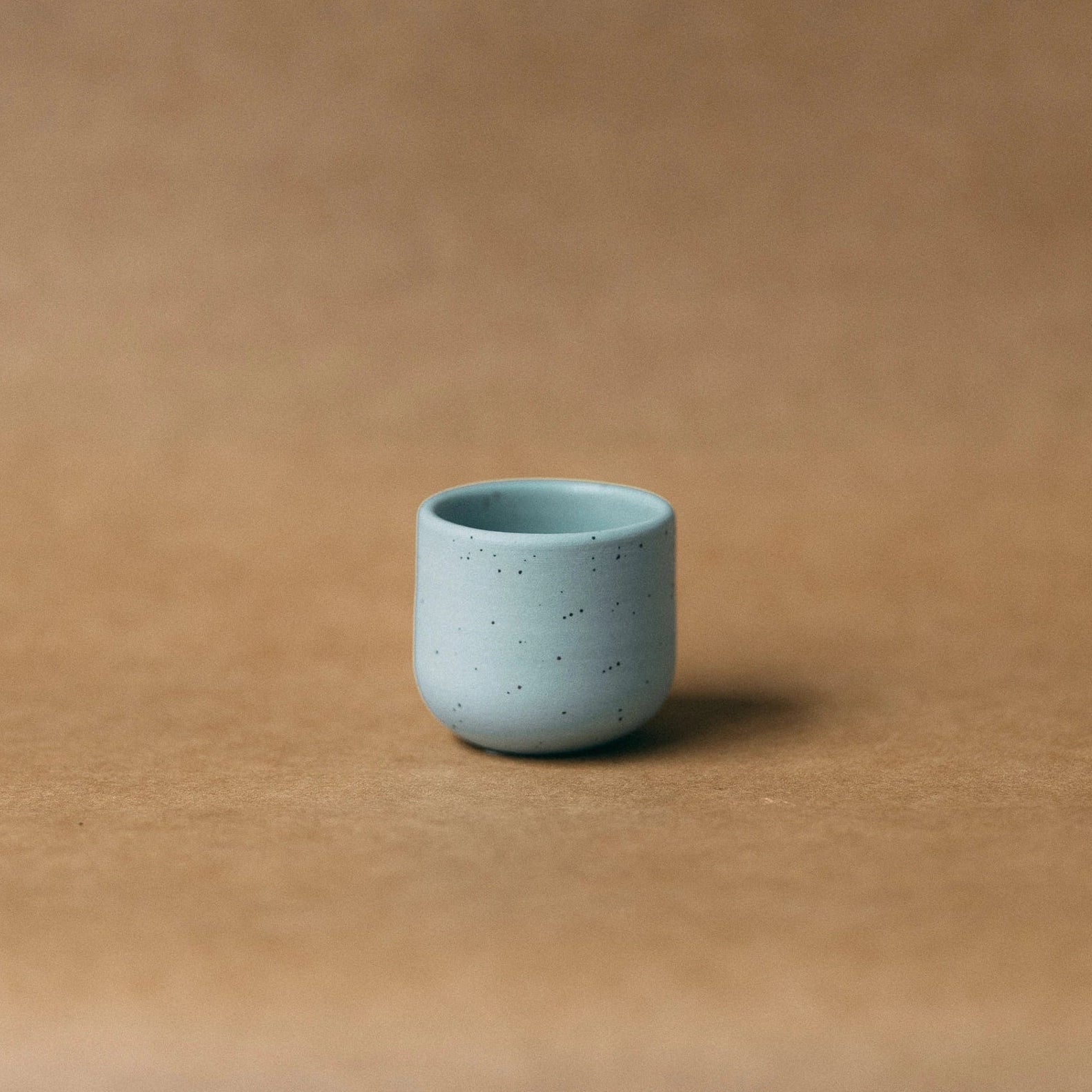 Czarka ceramiczna PopUp 80ml w kolorze szałwiowym