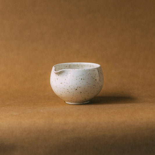 Miseczka do matchy w kolorze białym