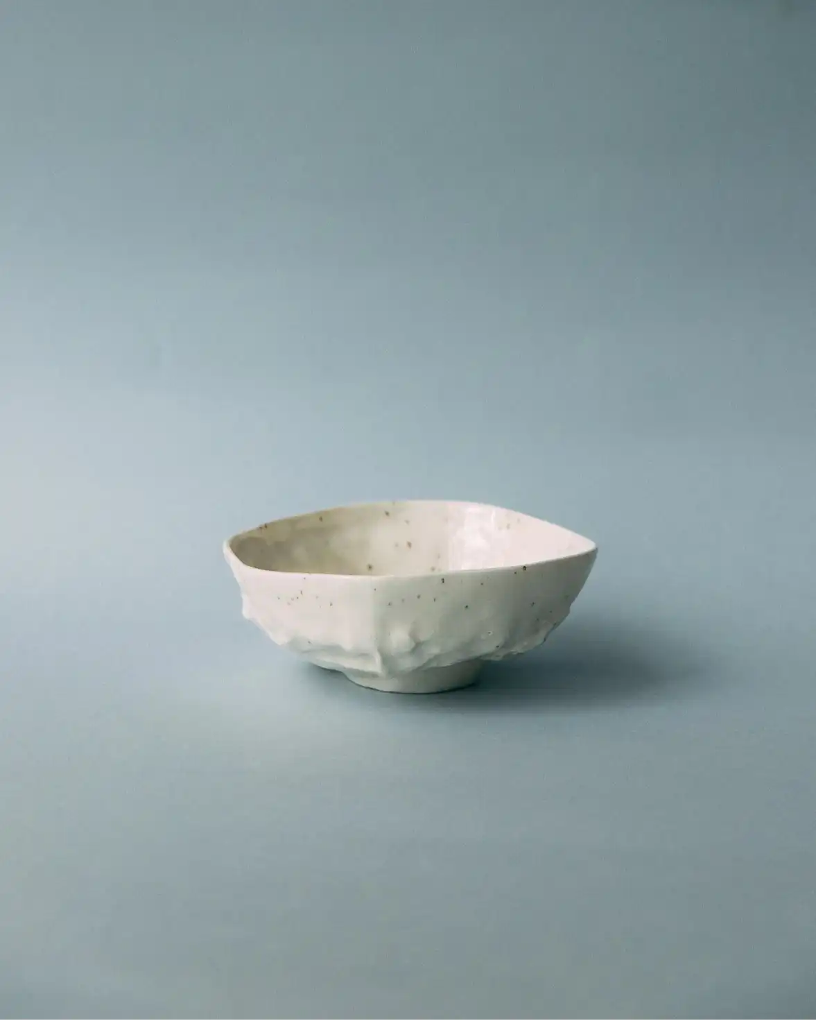 Miska ceramiczna KOS w kolorze białym