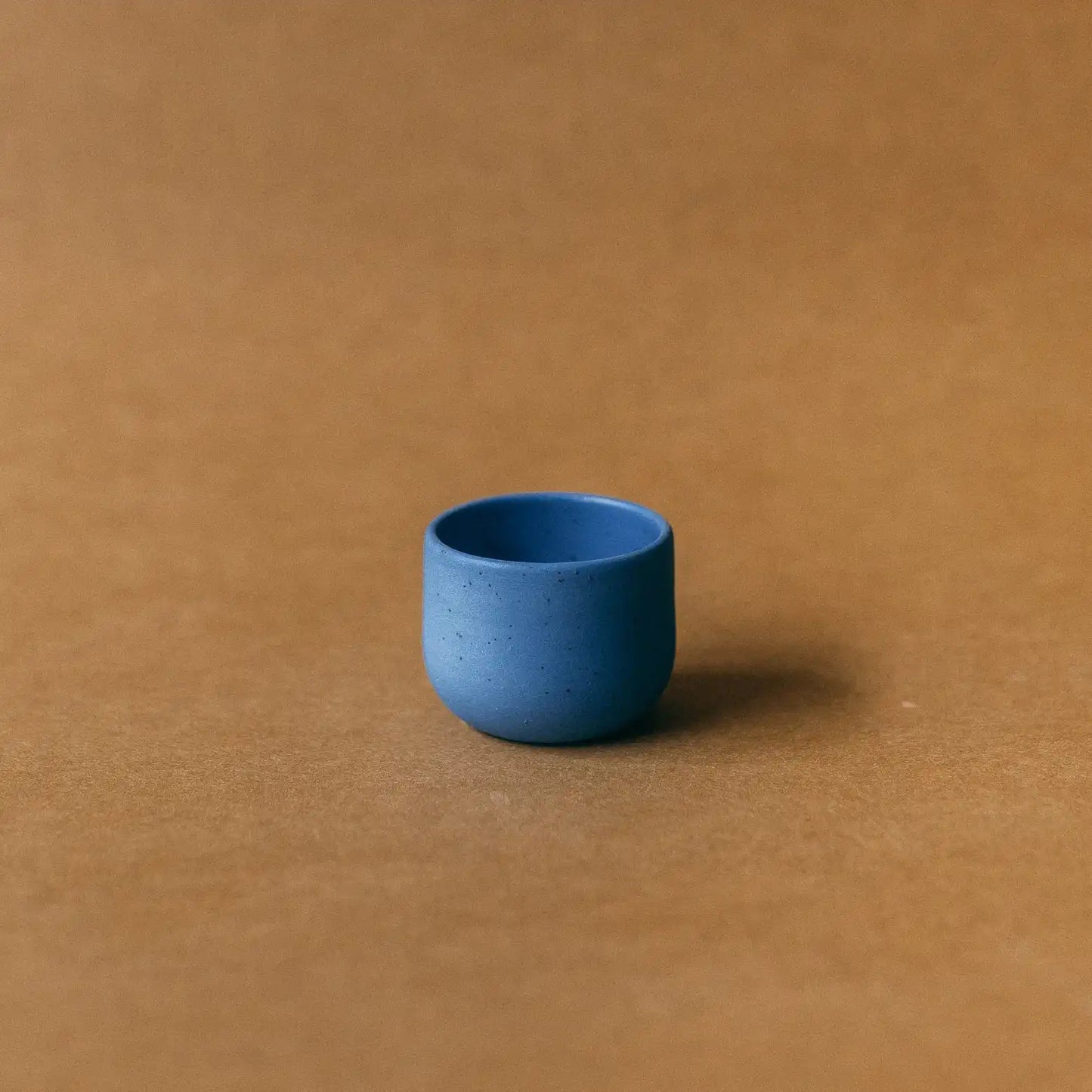 Czarka ceramiczna PopUp 80ml w kolorze niebieskim