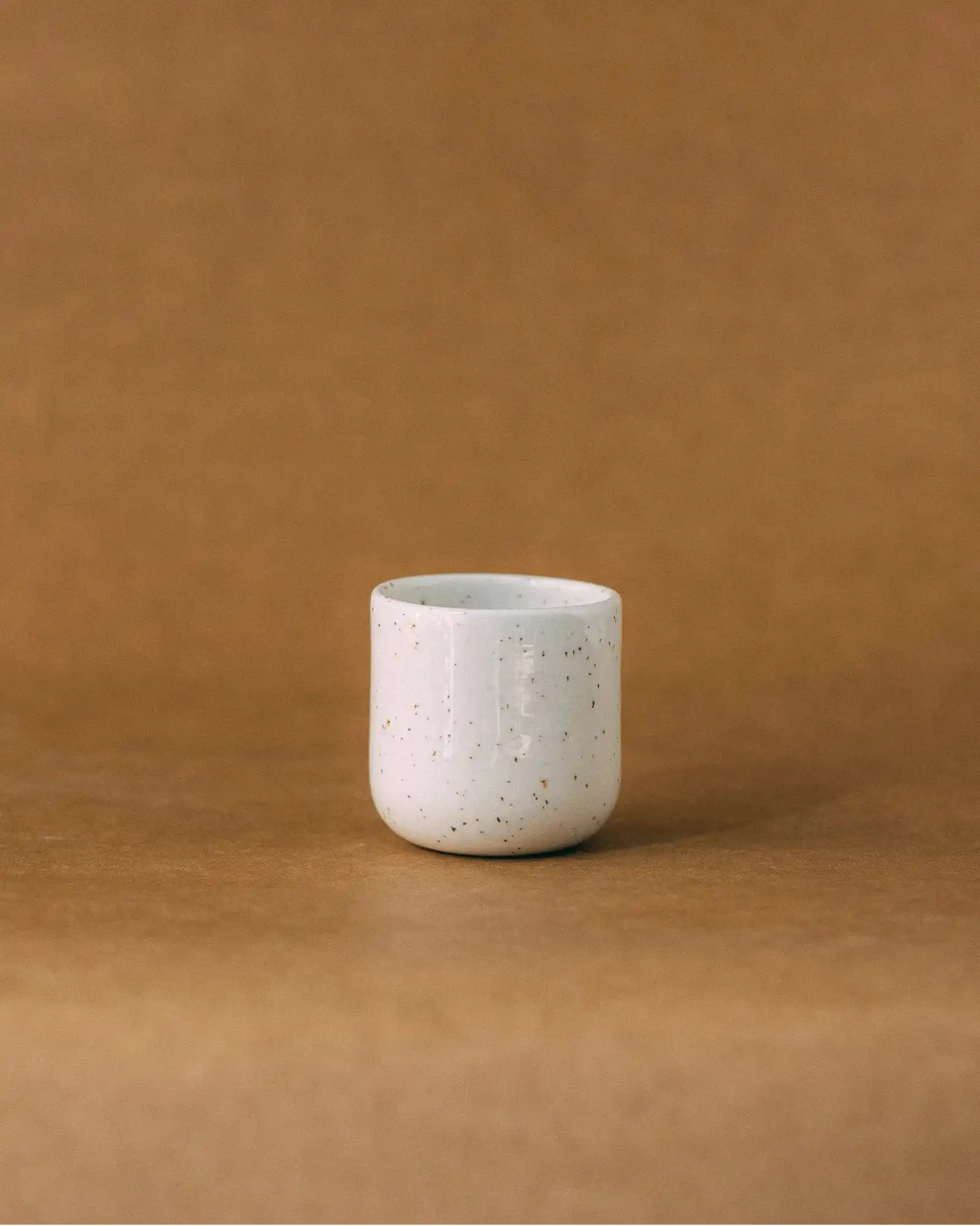 Czarka ceramiczna PopUp w kolorze białym