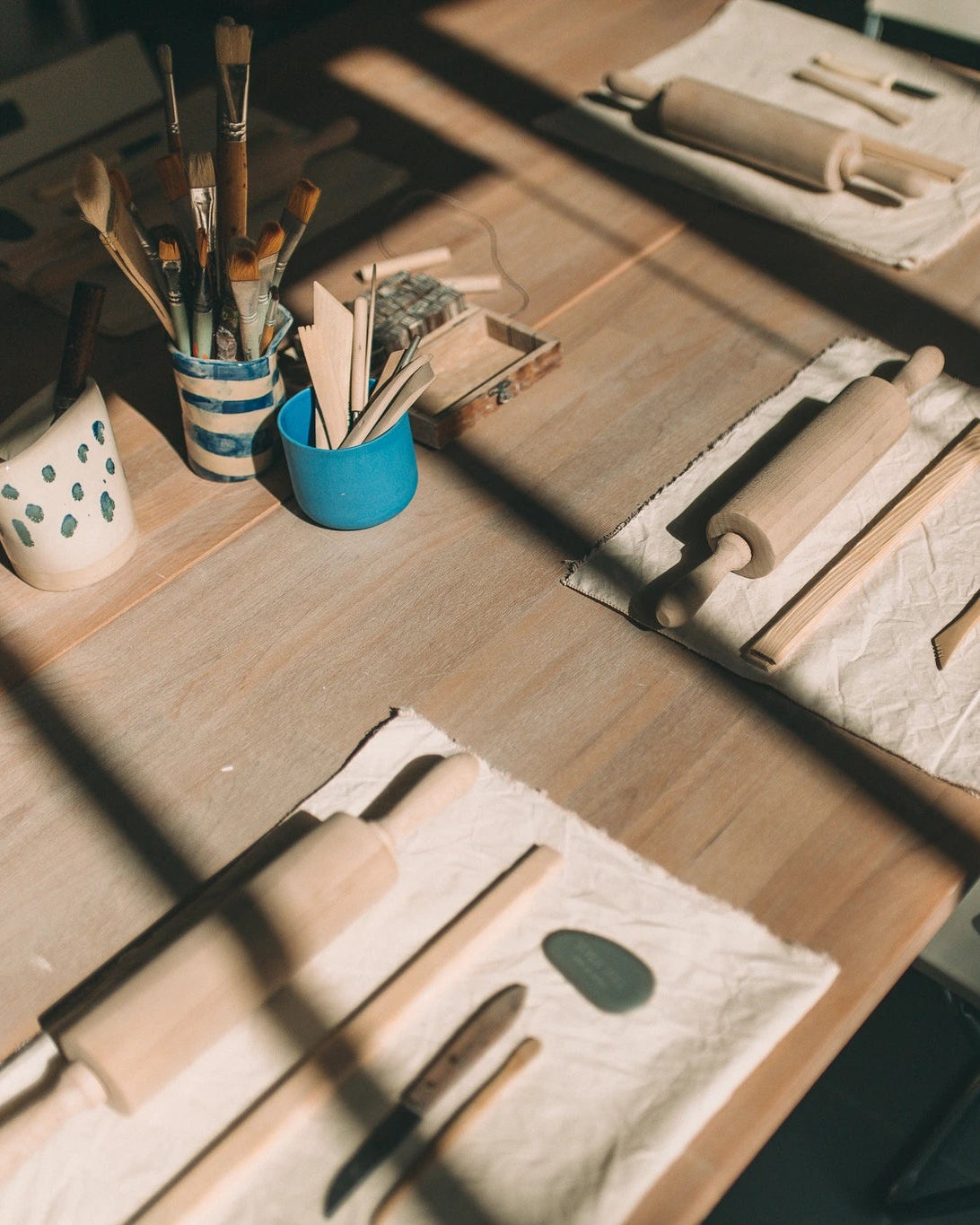 Dostępne narzędzia potrzebne do tworzenia z gliny